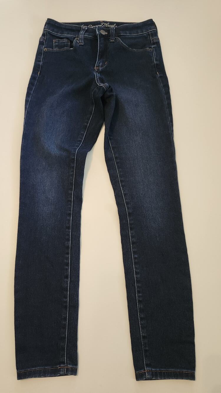Universal Thread Women's Blue Jeans Size 0 / 25R Dark Wash Casual Denim #552